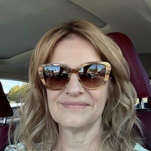 Meet your Posher, Becky